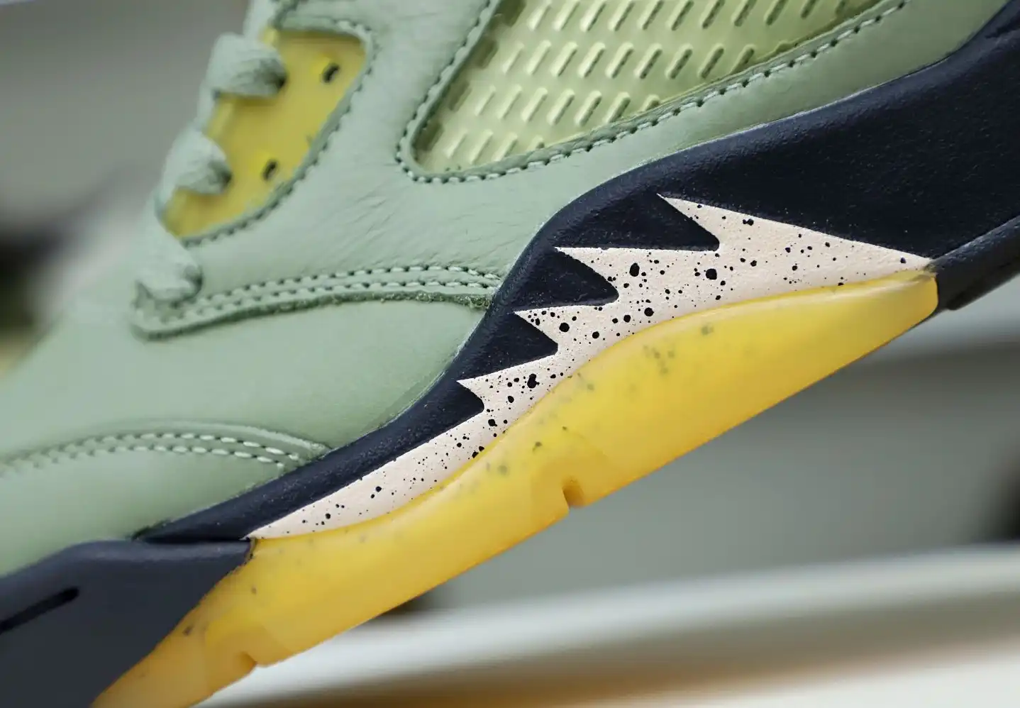 AIR JORDAN 5 