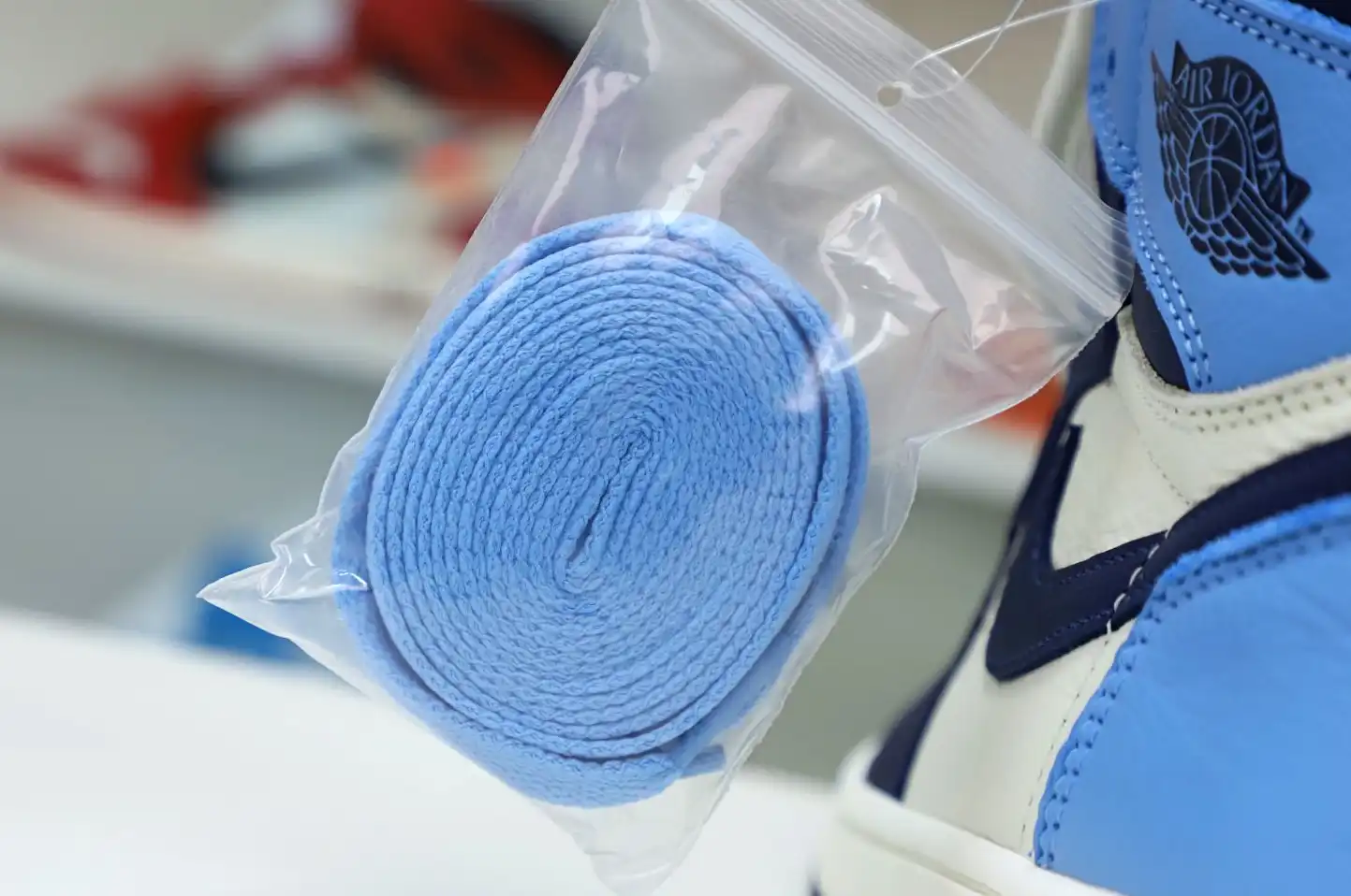 AIR JORDAN 1 RETRO HIGH OG 'OBSIDIAN'