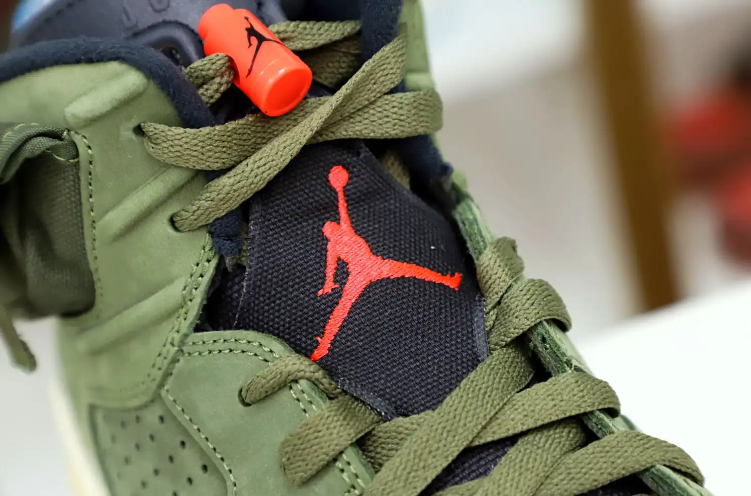 TRAVIS SCOTT X AIR JORDAN 6 RETRO 'OLIVE'
