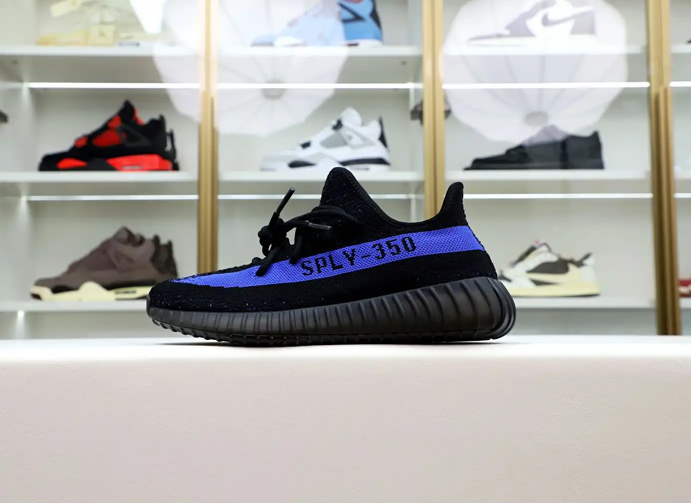 hype YEEZY BOOST 350 V2 'DAZZLING BLUE'