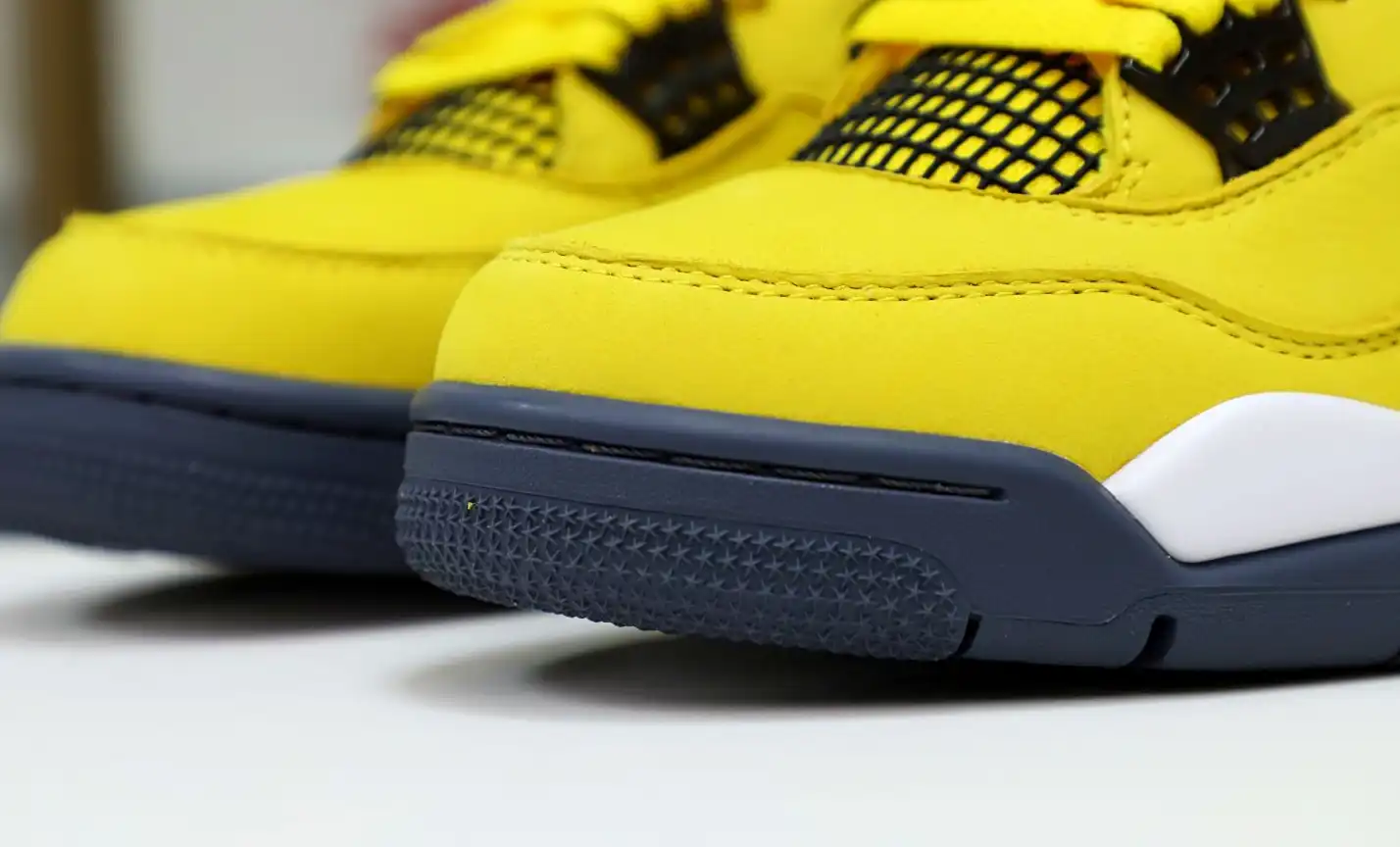 AIR JORDAN AIR JORDAN 4 RETRO 'LIGHTNING' 2021