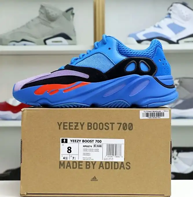 hype Yeezy Boost 700 "Hi-Res Blue'