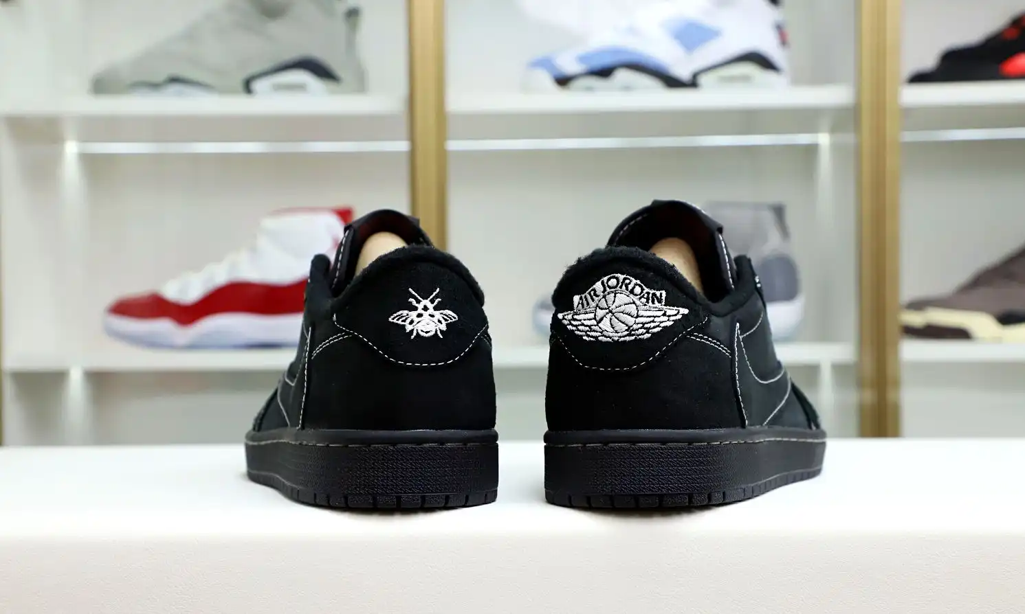 TRAVIS SCOTT X NIKE AIR JORDAN 1 LOW OG “BLACK PHANTOM”