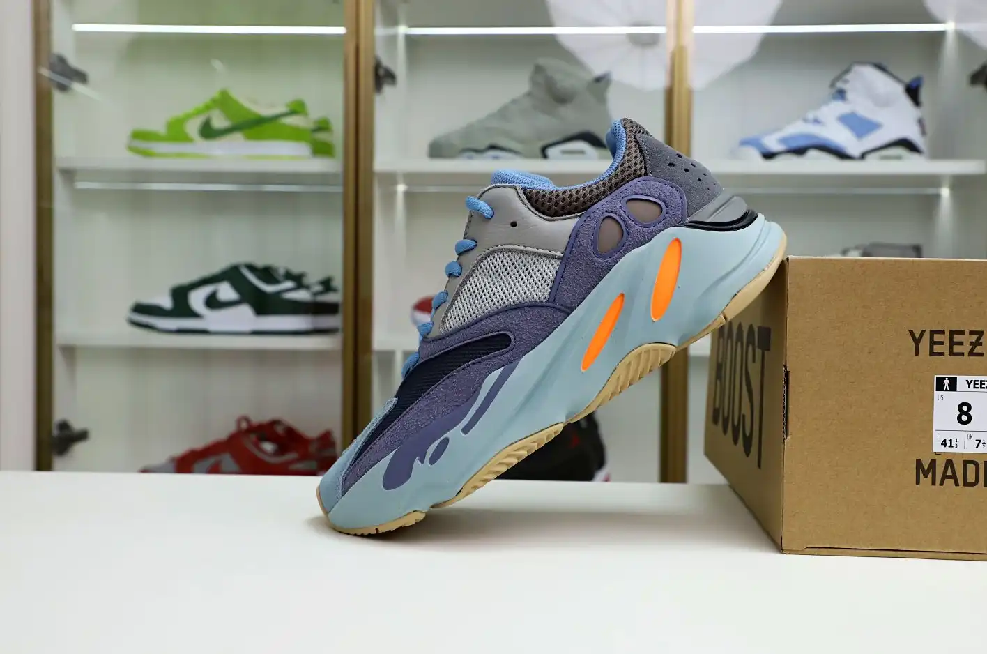 hype YEEZY BOOST 700 'CARBON BLUE'