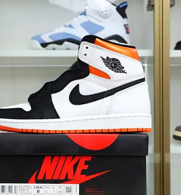 Air Jordan 1 Retro High OG Electro Orange'