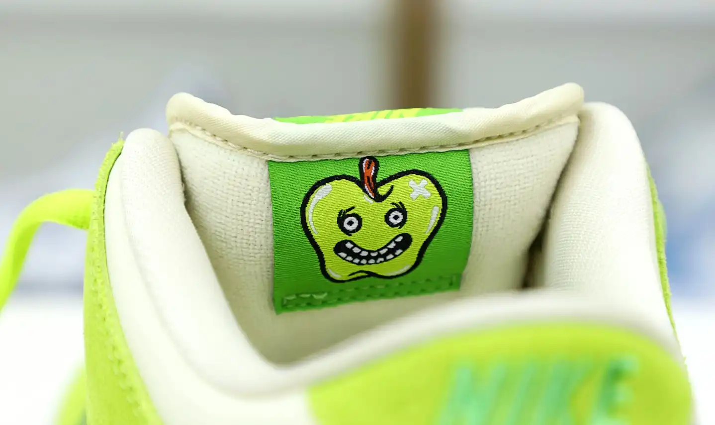 hype NIKE SB DUNK LOW GREEN APPLE 2022