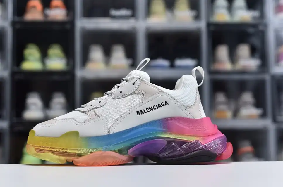 hype Balenciaga is available in all sizes. You cannot place an order on the website. You can contact customer service to purchase.BLGA Triple S