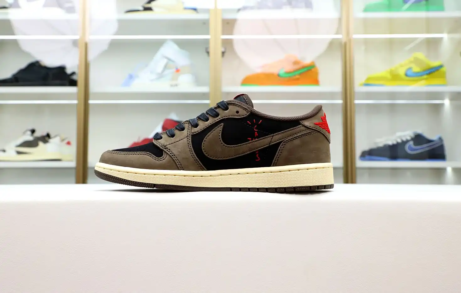 Travis Scott x Jordan Air Jordan 1mLow OG TS SP
