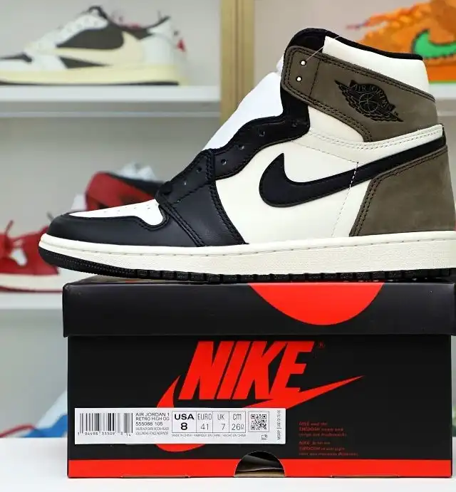 AIR JORDAN 1 RETRO HIGH OG 'DARK MOCHA'