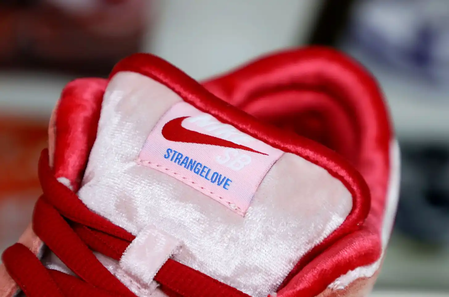 hype STRANGELOVE X DUNK LOW SB 'VALENTINE'S DAY'