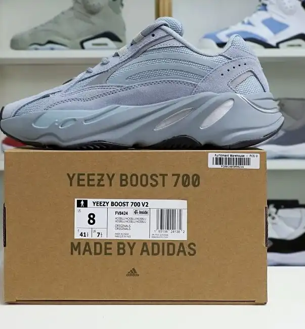 hype Yeezy boost 700 v2 hospita blue