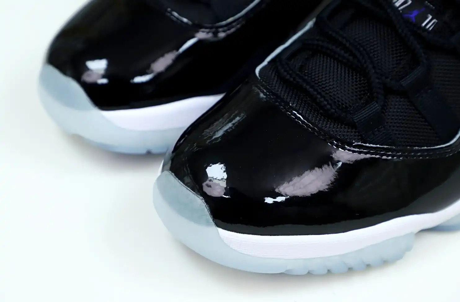 NIKE AIR JORDAN 11