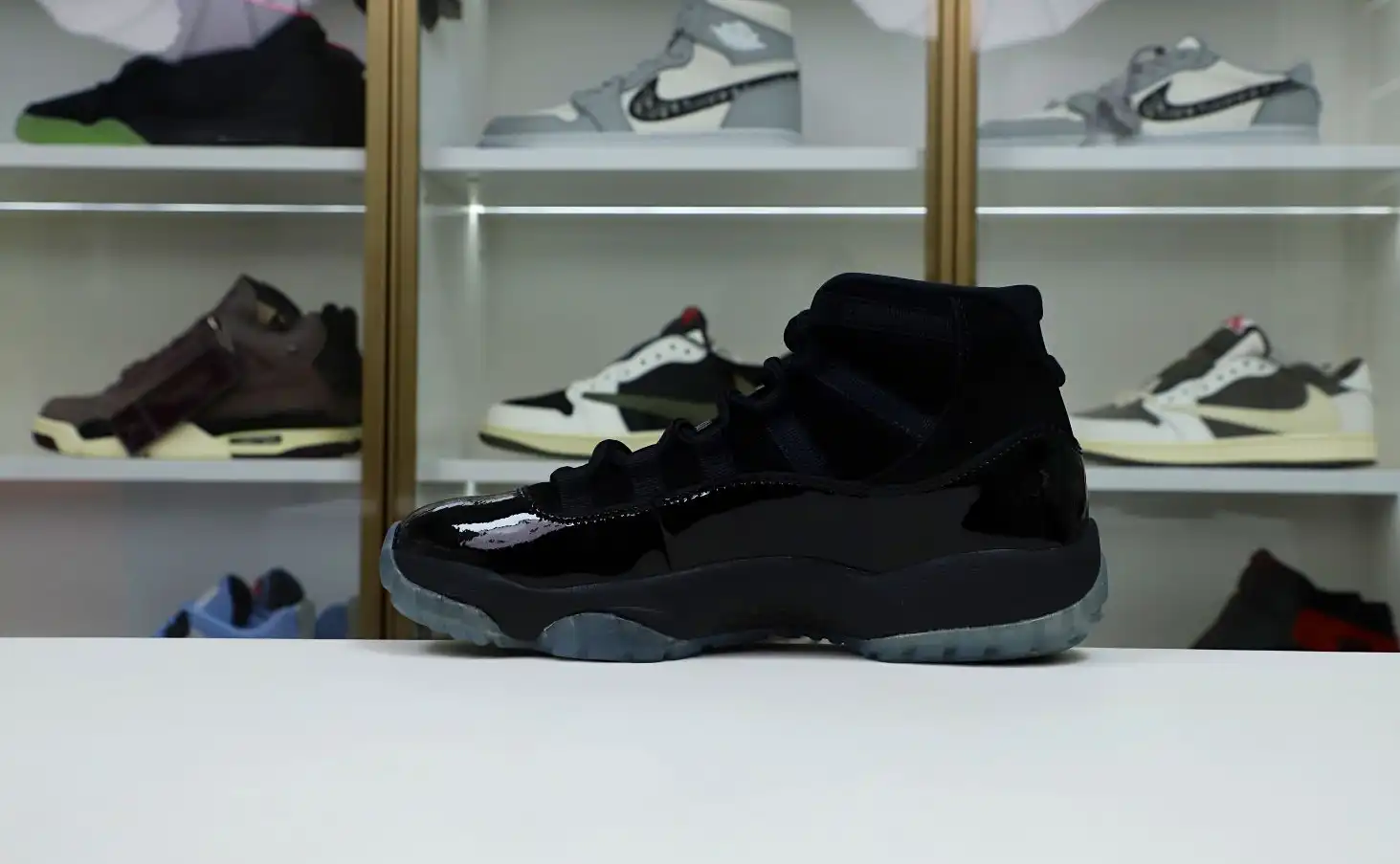 AIR JORDAN 11 RETRO 'CAP AND GOWN'