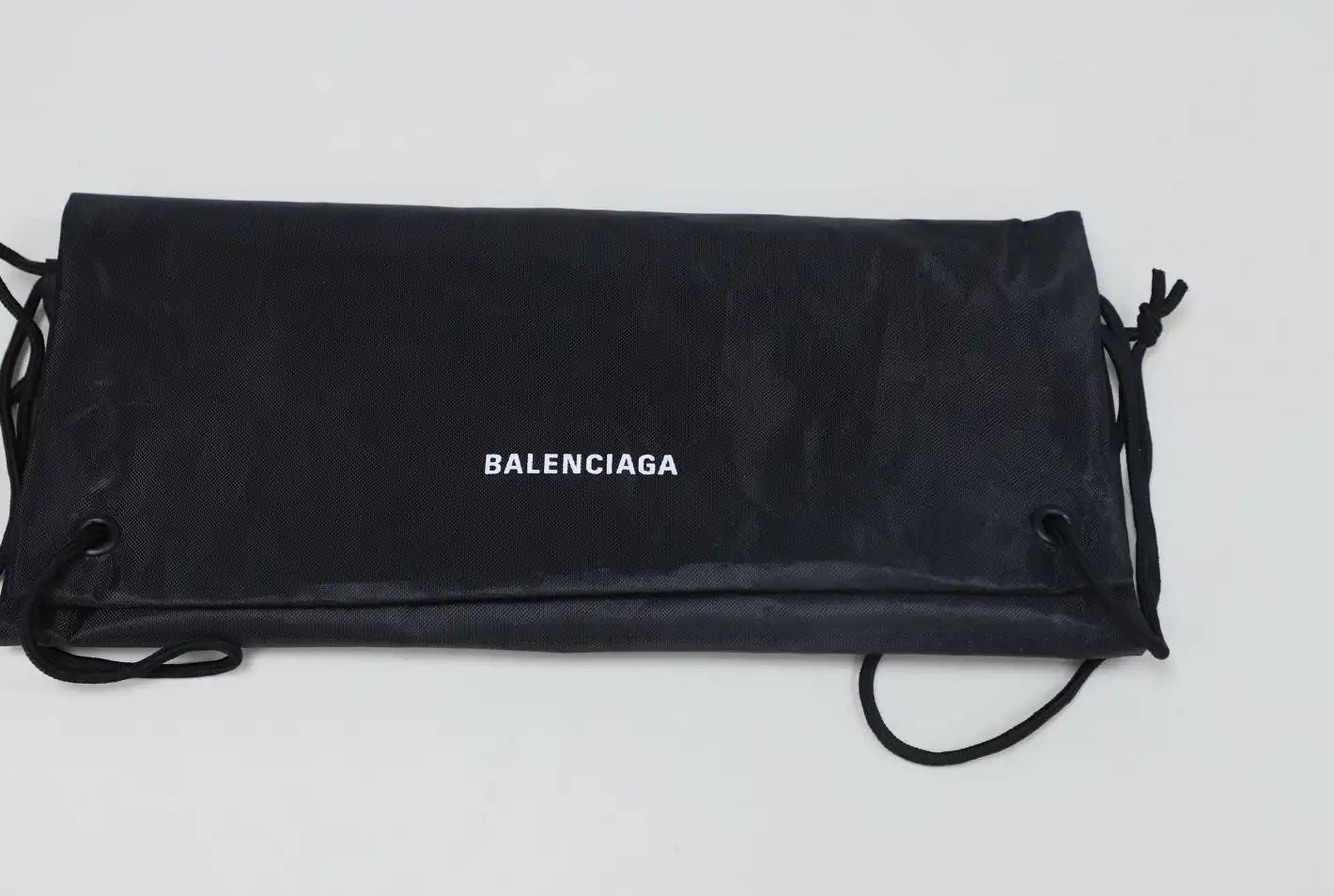 hype Balenciaga is available in all sizes. You cannot place an order on the website. You can contact customer service to purchase.BLGA 3XL