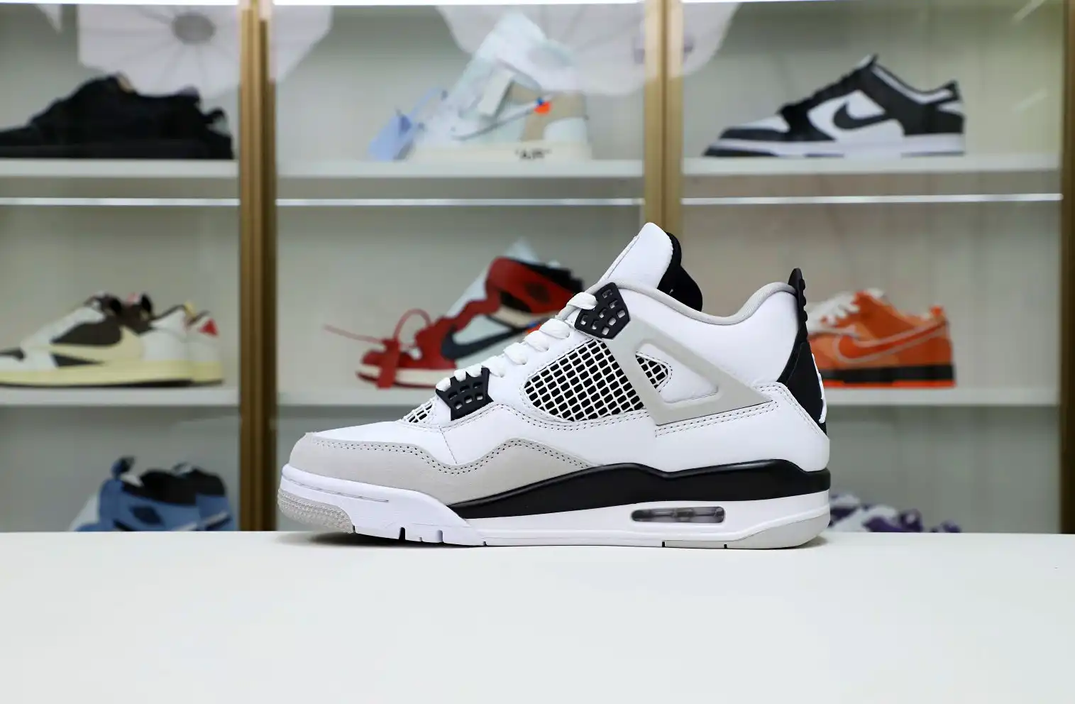 AIR JORDAN 4 MILITARY BLACK
