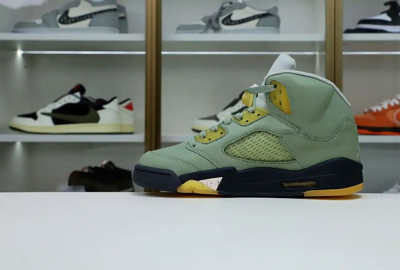 AIR JORDAN 5 