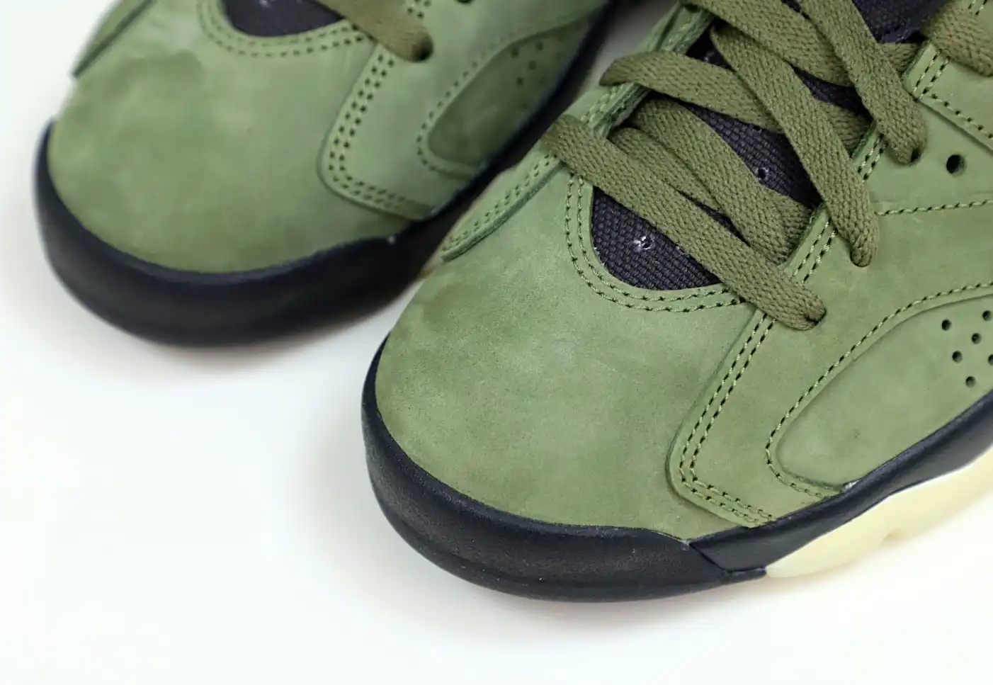 TRAVIS SCOTT X AIR JORDAN 6 RETRO 'OLIVE'