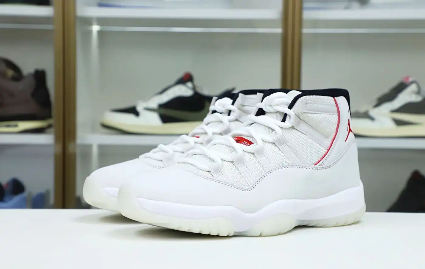 AIR JORDAN 11 XI RETRO PLATINUM TINT