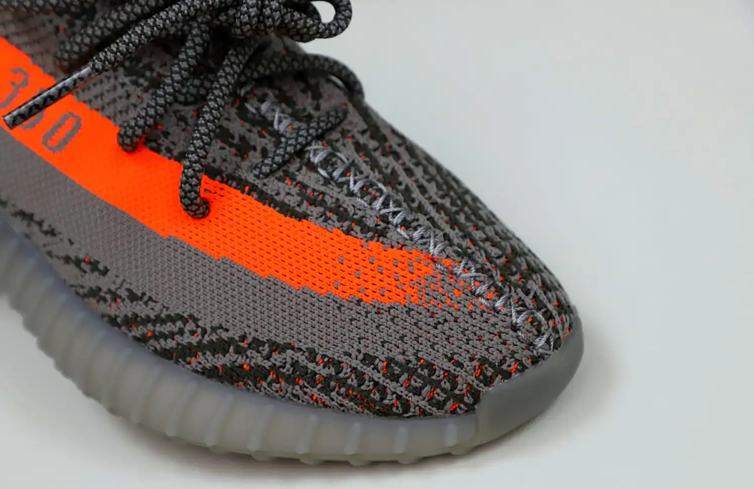 hype YEEZY BOOST 350 V2 'BELUGA'