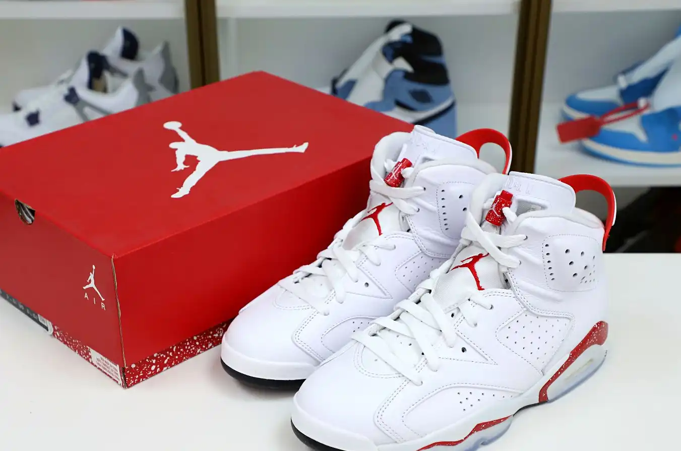 AIR JORDAN 6 RED OREO
