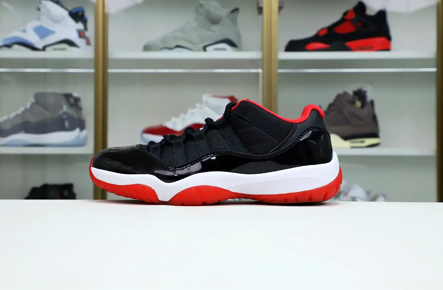 AIR JORDAN 11 RETRO BRED LOW