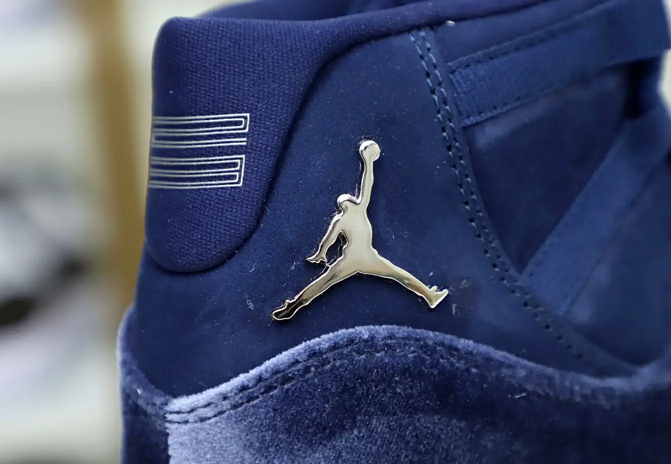 AIR JORDAN 11 RETRO MIDNIGHT NAVY
