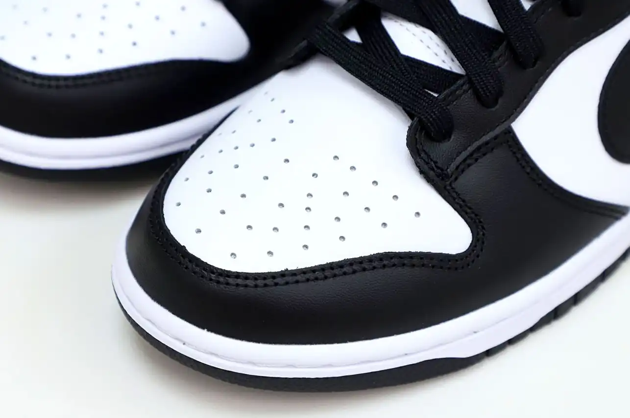 hype DUNK LOW PANDA 'BLACK WHITE'