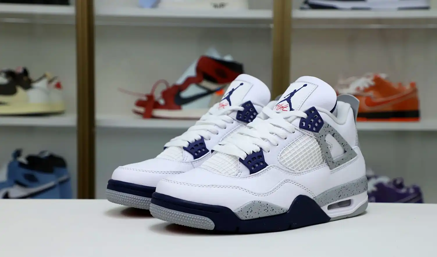 AIR JORDAN 4 RETRO 