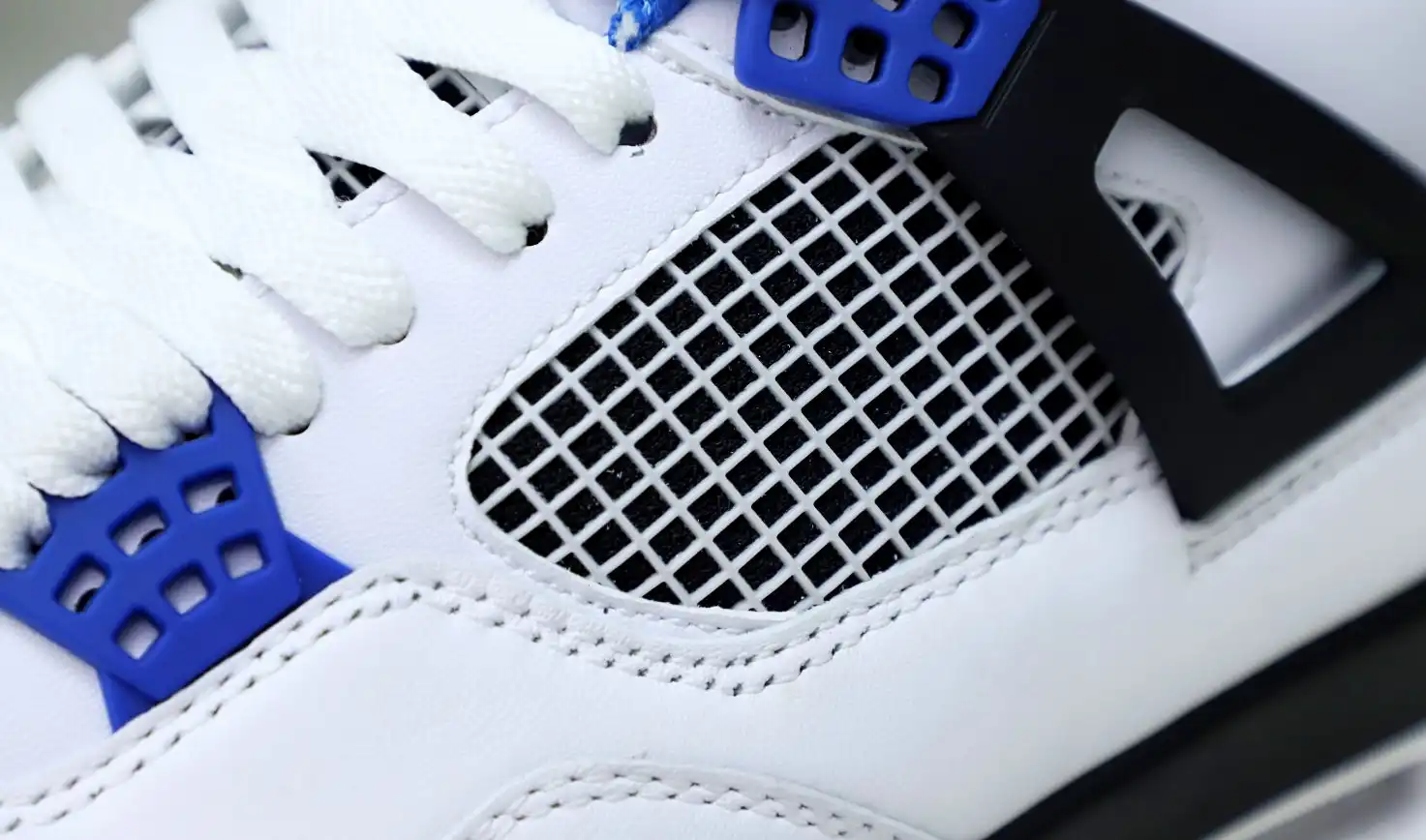 AIR JORDAN 4 RETRO MOTORSPORTS