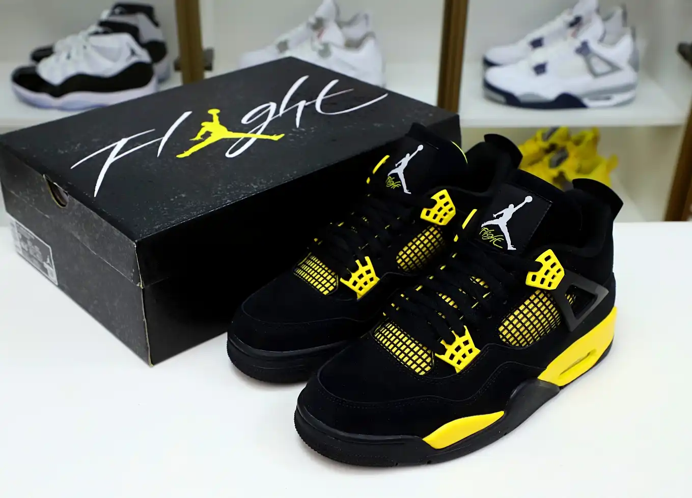 Jordan Air Jordan4 thunder  2023