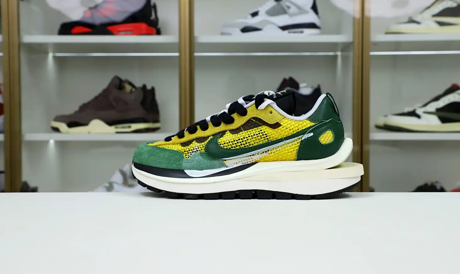 hype SACAI X VAPORWAFFLE 'TOUR YELLOW'