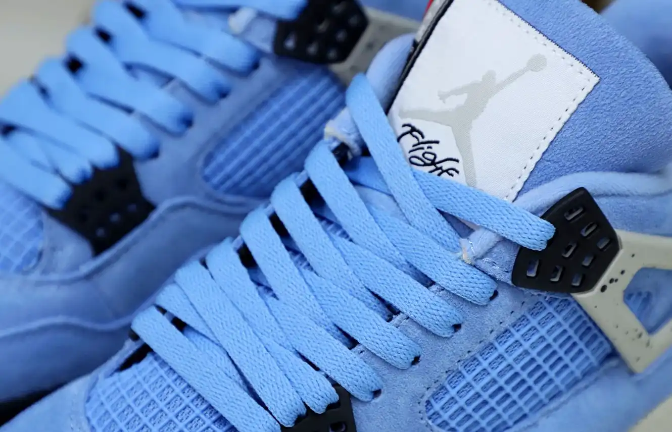 AIR JORDAN 4 UNIVERSITY BLUE