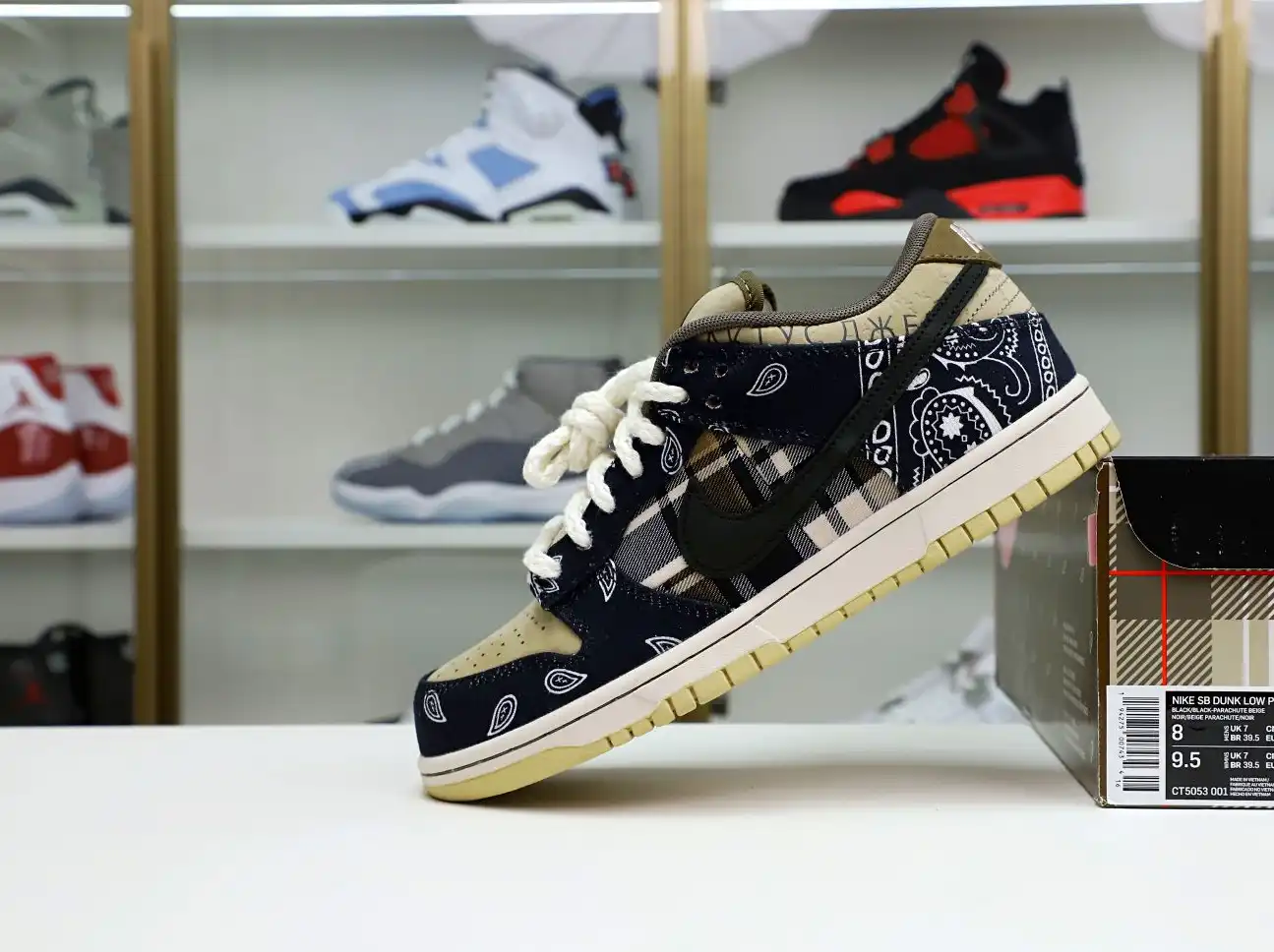 hype TRAVIS SCOTT X DUNK LOW PREMIUM QS SB 'CACTUS JACK'