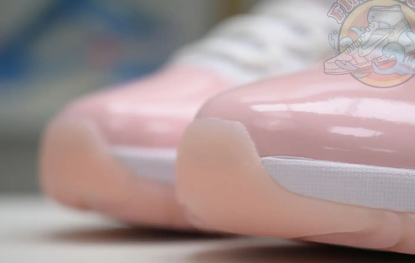 Jordan Air Jordan 11 Low WMNS