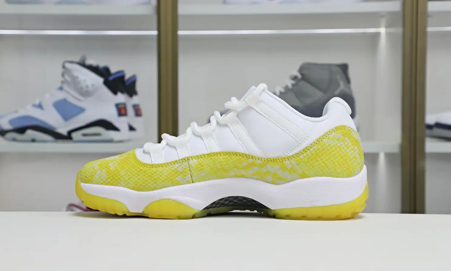 Air Jordan 11 Retro Low