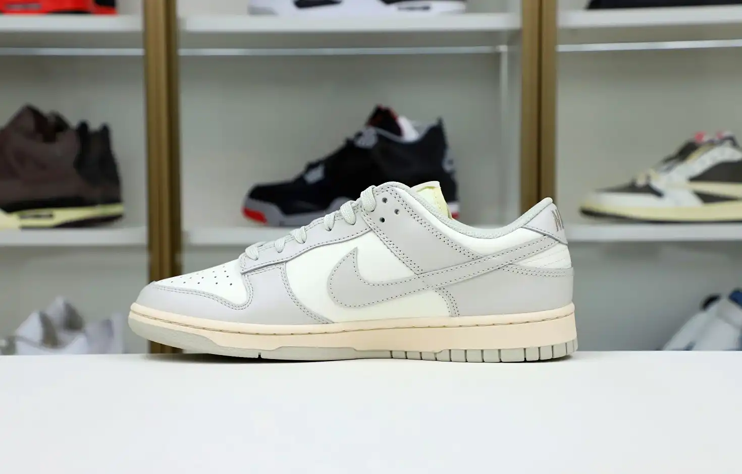 hype Nike Dunk Lowlight bone