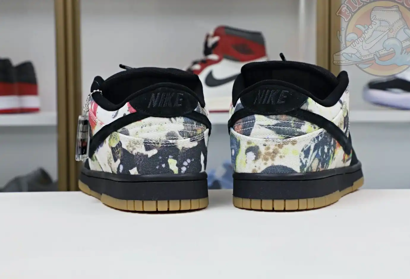 hype Supreme x Nike SB DunkLow