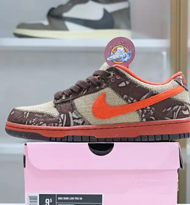 hype Nike Dunk SB Low Reese Forbes