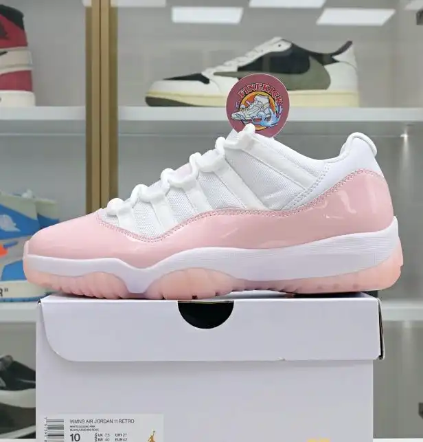 Jordan Air Jordan 11 Low WMNS