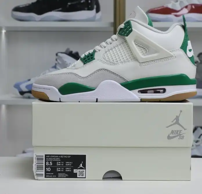 NIKE SB X AIR JORDAN 4 RETRO 'PINE GREEN'
