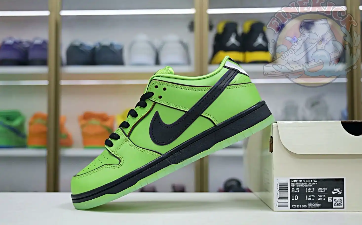 hype The Powerpuff Girls x Nike Dunk SB Low