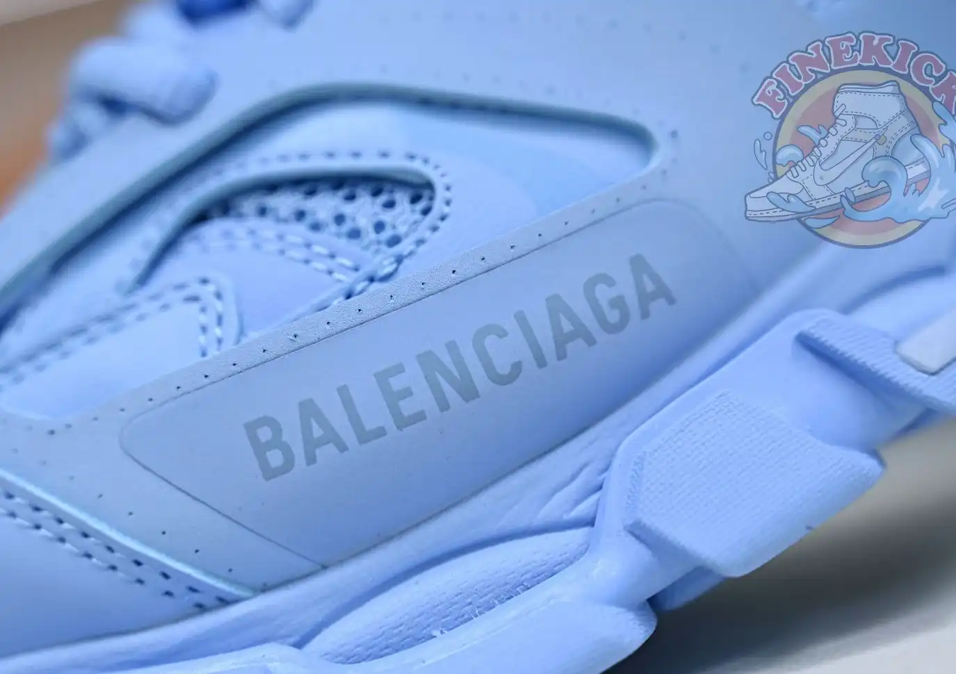 hype Balenciaga is available in all sizes. You cannot place an order on the website. You can contact customer service to purchase.BLGA  Track（LED）