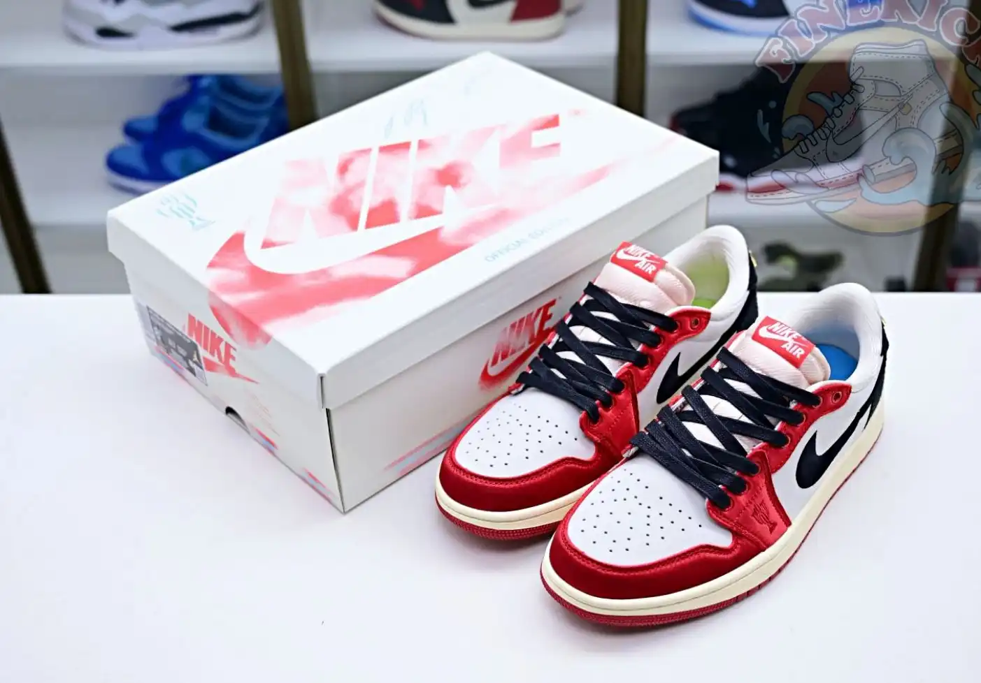 Trophy Room x Jordan Air Jordan 1 Low OG “Away”
