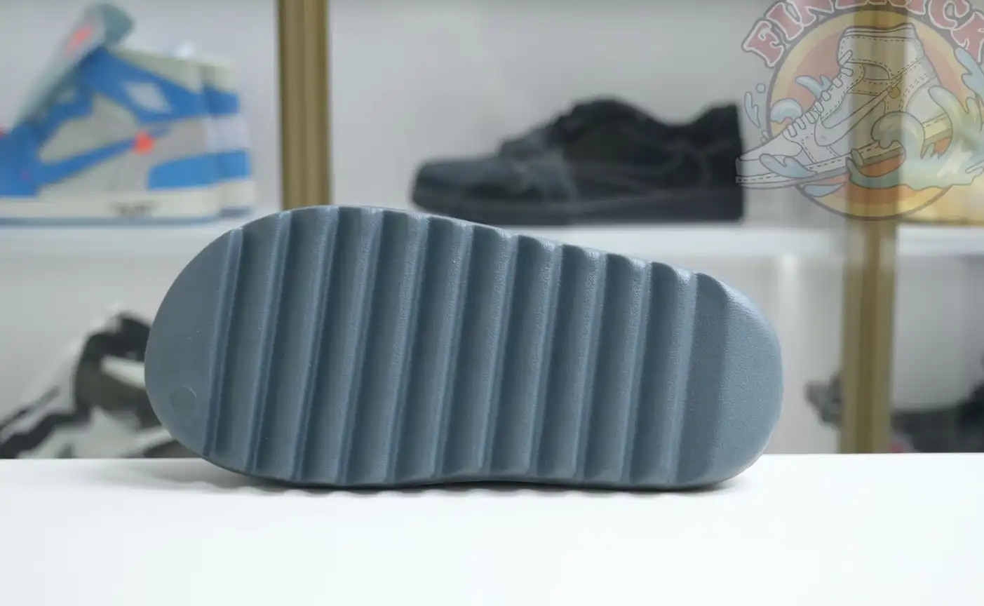 hype adidas originals Yeezy Slide 