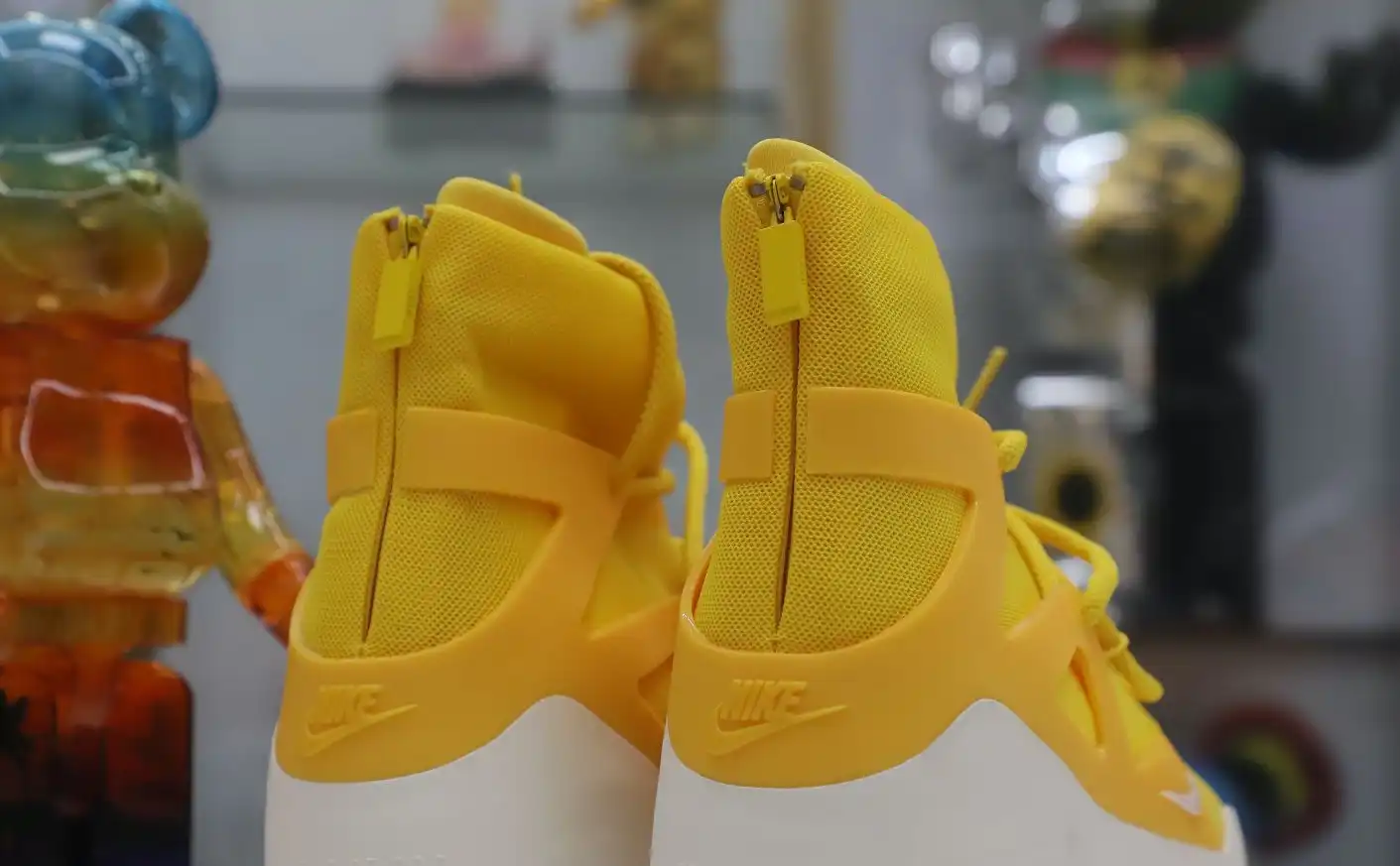 hype Nike Air Fear of God 1 amarillo fog