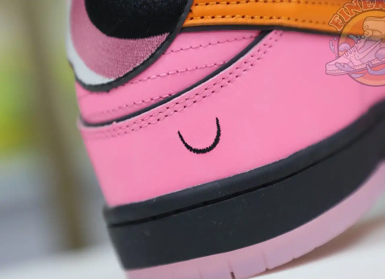 hype The Powerpuff Girls x Nike Dunk SB Low