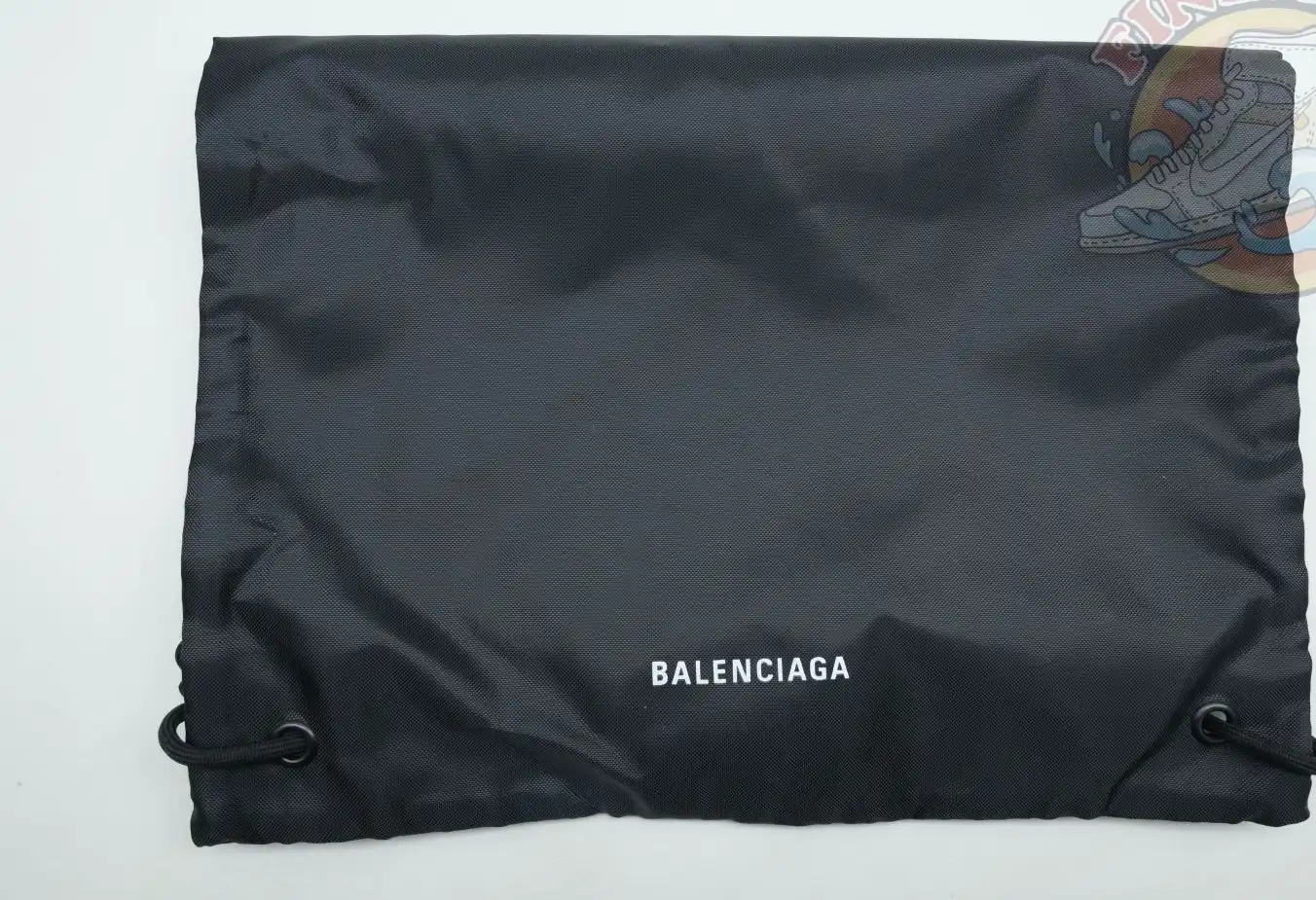 hype Balenciaga is available in all sizes. You cannot place an order on the website. You can contact customer service to purchase.BLGA 3XL