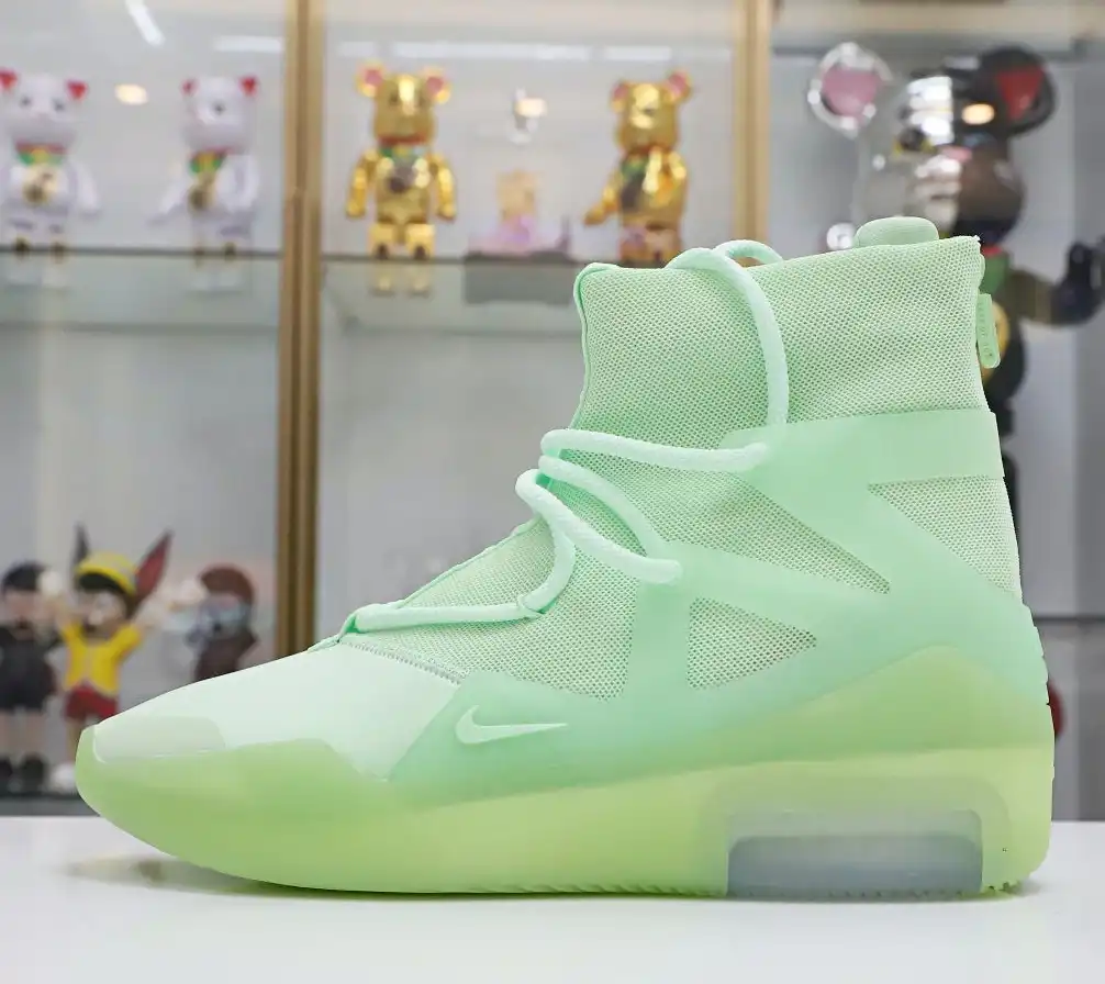 hype Nike Air Fear of God 1  frosted spruce fog