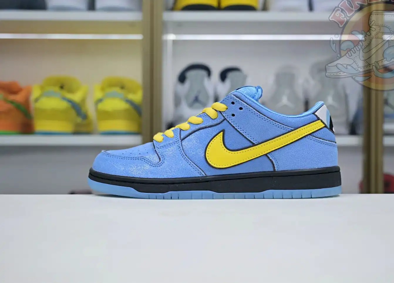 hype The Powerpuff Girls x Nike Dunk SB Low