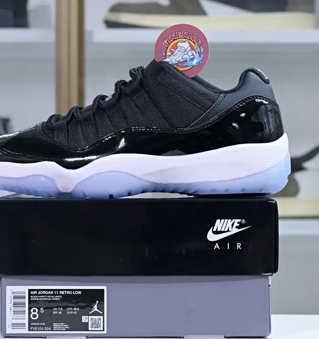 Air Jordan 11 Low "Space Jam"